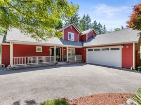 8277 New Holland Ct, Bainbridge Island WA 98110