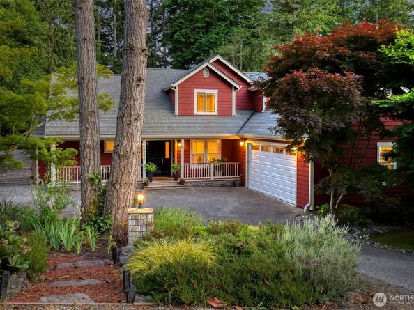 8277 New Holland Ct, Bainbridge Island WA 98110