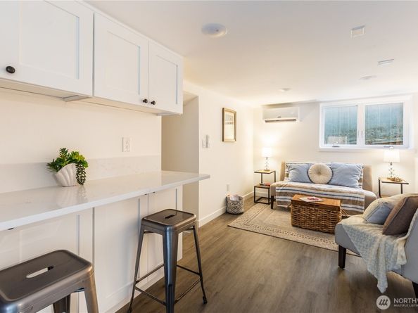 5246 21st Avenue SW, Seattle WA 98106