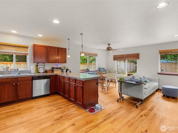 1325 Marguerite Avenue, Bremerton WA 98337