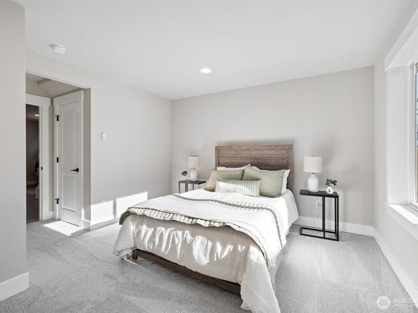 1030 168th Street SW, Lynnwood WA 98037