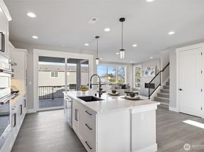 1030 168th Street SW, Lynnwood WA 98037