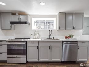 5909 8th Avenue NW, Seattle WA 98107