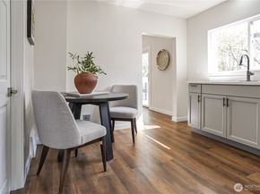 5909 8th Avenue NW, Seattle WA 98107