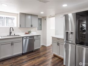 5909 8th Avenue NW, Seattle WA 98107