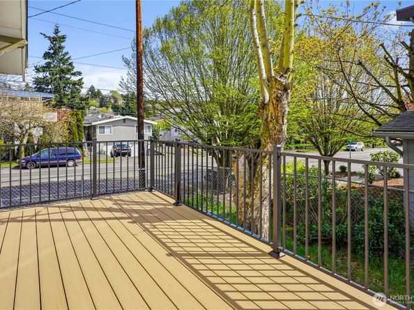 5909 8th Avenue NW, Seattle WA 98107