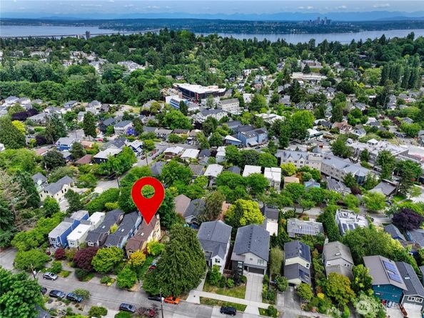 444 26th Avenue E, Seattle WA 98112