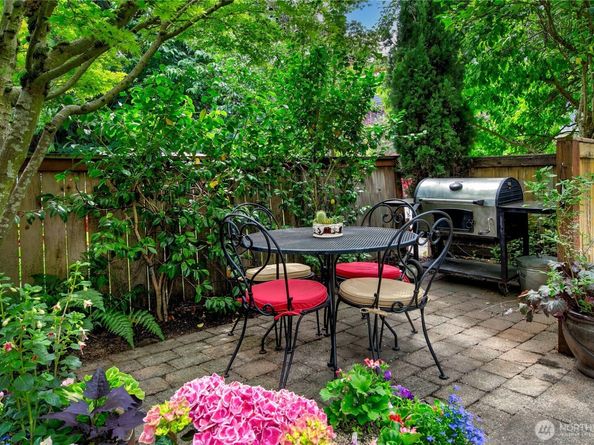 444 26th Avenue E, Seattle WA 98112
