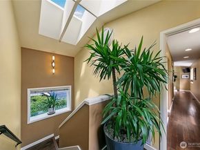 444 26th Avenue E, Seattle WA 98112
