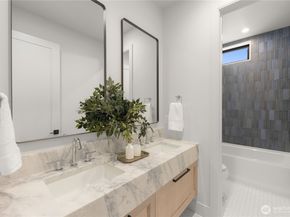 7116 NE 119th Lane, Kirkland WA 98034