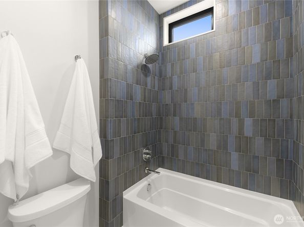 7116 NE 119th Lane, Kirkland WA 98034