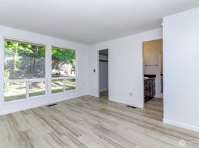32622 39th Avenue SW, Federal Way WA 98023