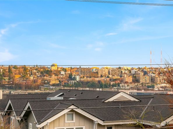 1231 5th Avenue N 204, Seattle WA 98109