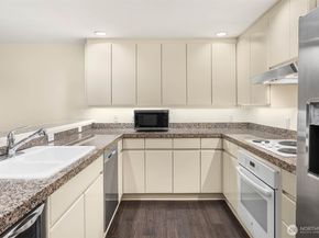 1231 5th Avenue N 204, Seattle WA 98109