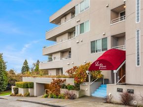 1231 5th Avenue N 204, Seattle WA 98109