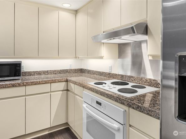 1231 5th Avenue N 204, Seattle WA 98109