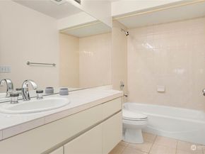 1231 5th Avenue N 204, Seattle WA 98109