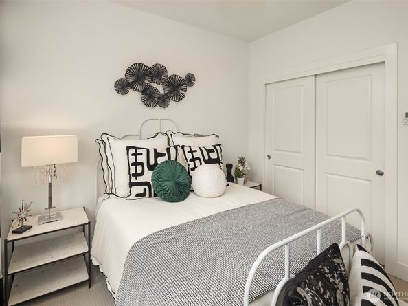 10828 (HS 82) 120TH Lane NE B, Kirkland WA 98033