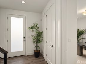 10828 (HS 82) 120TH Lane NE B, Kirkland WA 98033