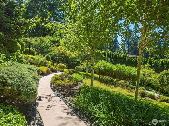 Undisclosed Address #2400769, Mercer Island WA 98040