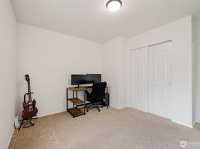 20122 102nd Avenue SE, Kent WA 98031