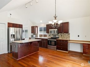 20122 102nd Avenue SE, Kent WA 98031