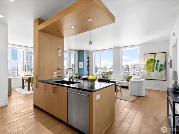 1321 Seneca Street 1507, Seattle WA 98101