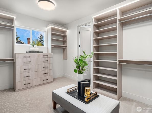 2526 35th Avenue W, Seattle WA 98199