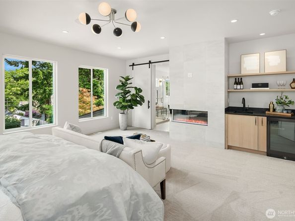 2526 35th Avenue W, Seattle WA 98199
