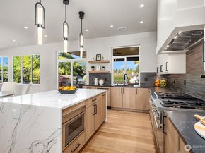 2526 35th Avenue W, Seattle WA 98199