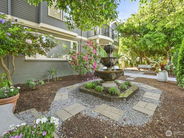 3505 43rd Avenue W, Seattle WA 98199