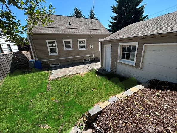 7353 29th Avenue SW, Seattle WA 98126