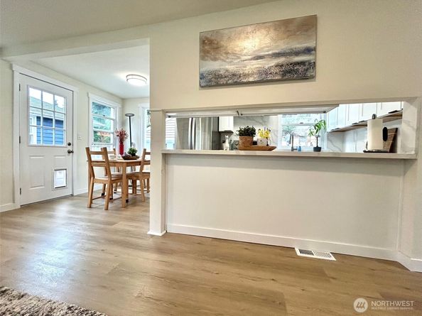 7353 29th Avenue SW, Seattle WA 98126