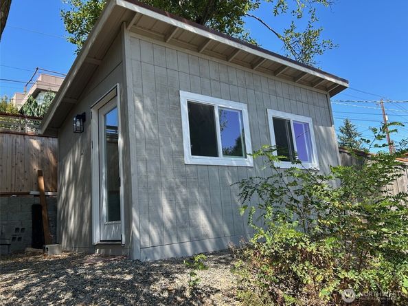 7353 29th Avenue SW, Seattle WA 98126