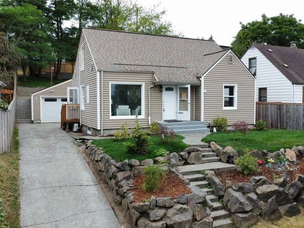 7353 29th Avenue SW, Seattle WA 98126