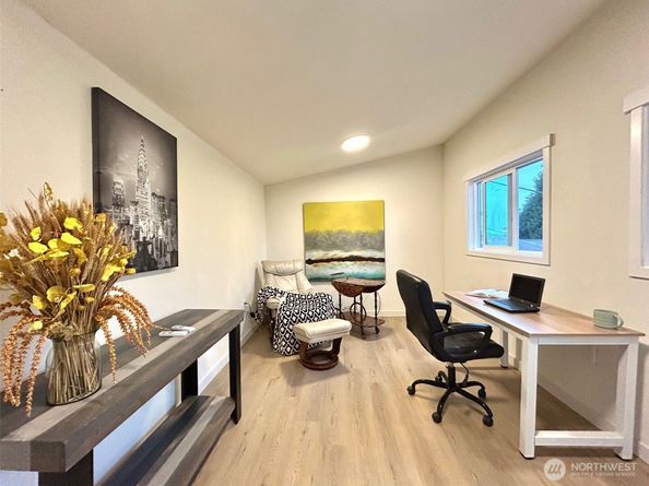 7353 29th Avenue SW, Seattle WA 98126