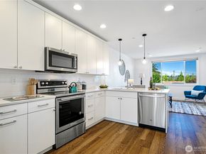 16030 Meadow Road B3, Lynnwood WA 98087