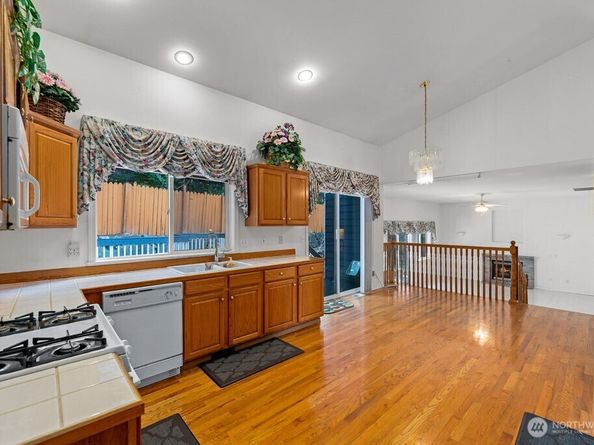 22528 100th Avenue SE, Kent WA 98031