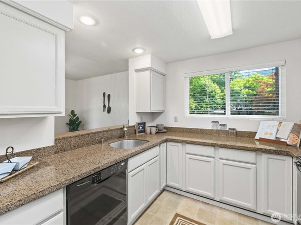 200 Mt Park Boulevard SW A204, Issaquah WA 98027