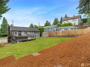 4130 Palatine Avenue N, Seattle WA 98103