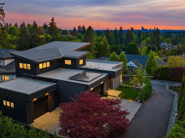1032 89th Avenue NE, Bellevue WA 98004