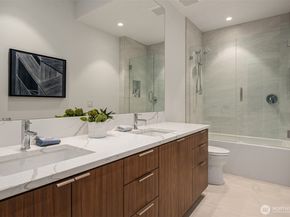 1032 89th Avenue NE, Bellevue WA 98004