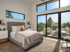 1032 89th Avenue NE, Bellevue WA 98004
