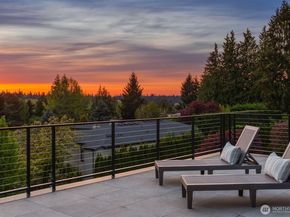 1032 89th Avenue NE, Bellevue WA 98004