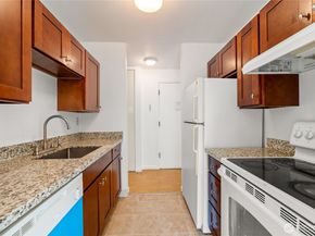 15142 65th Avenue S 314, Tukwila WA 98188