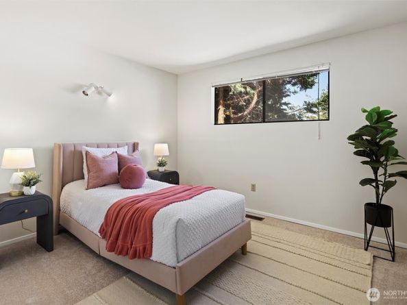 14905 SE 46th Place, Bellevue WA 98006