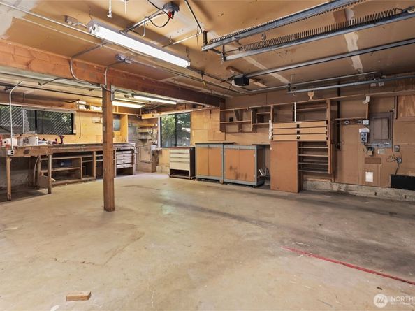 14905 SE 46th Place, Bellevue WA 98006