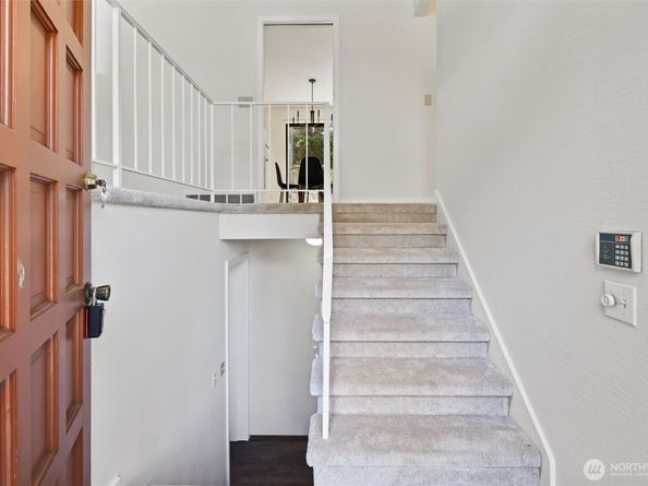 14905 SE 46th Place, Bellevue WA 98006