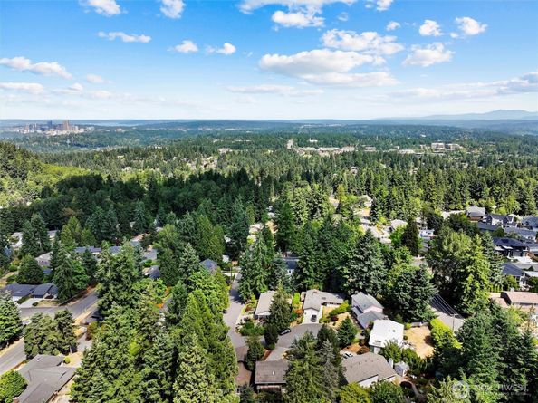 14905 SE 46th Place, Bellevue WA 98006