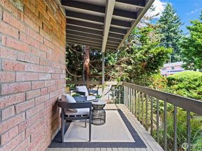 14905 SE 46th Place, Bellevue WA 98006